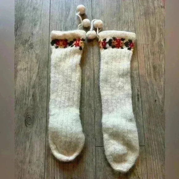 Wool socks with floral designs size small - Picture 1 of 5